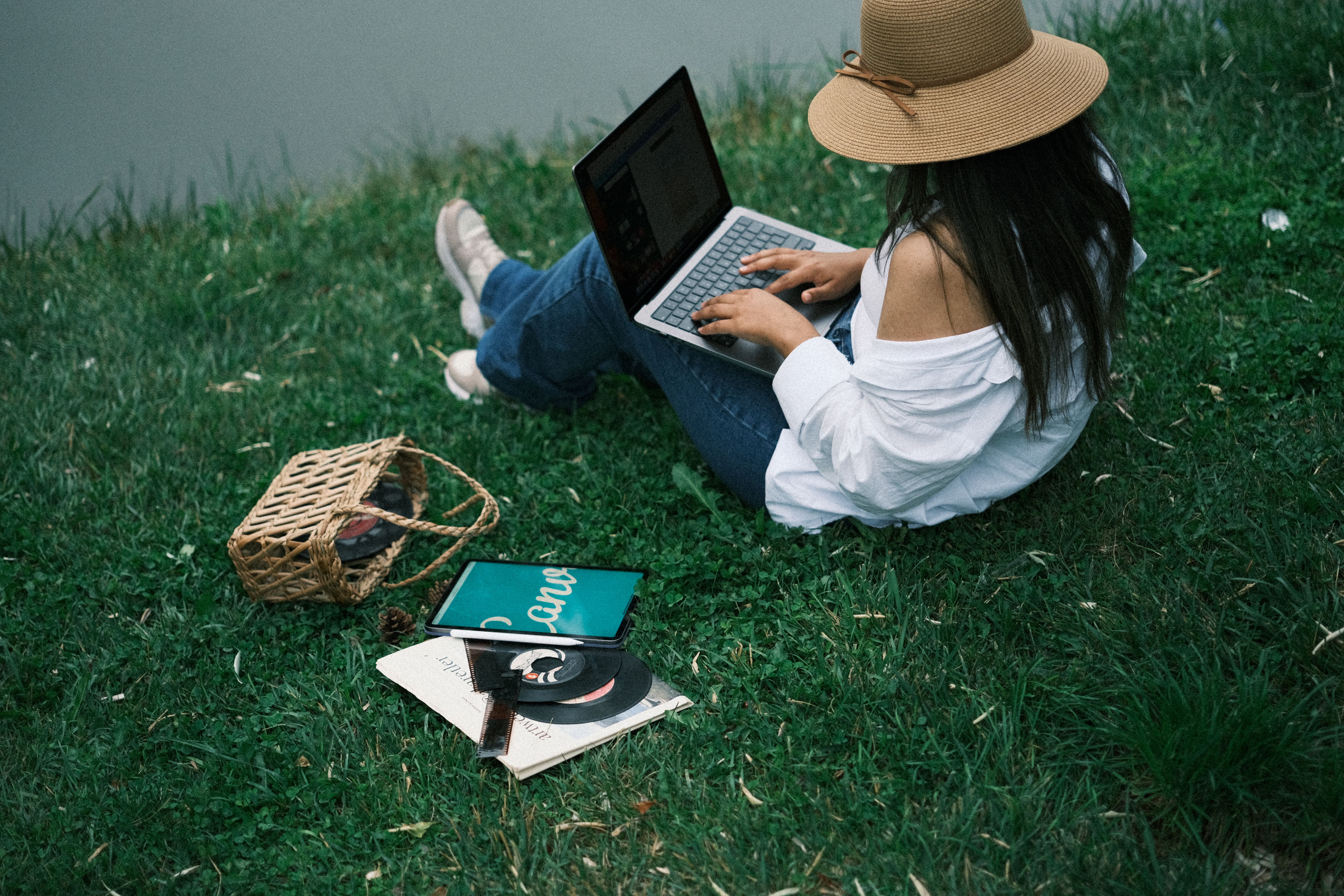lifestyle hours lifestyle and. productivity — Photo by Alican Helik on Pexels