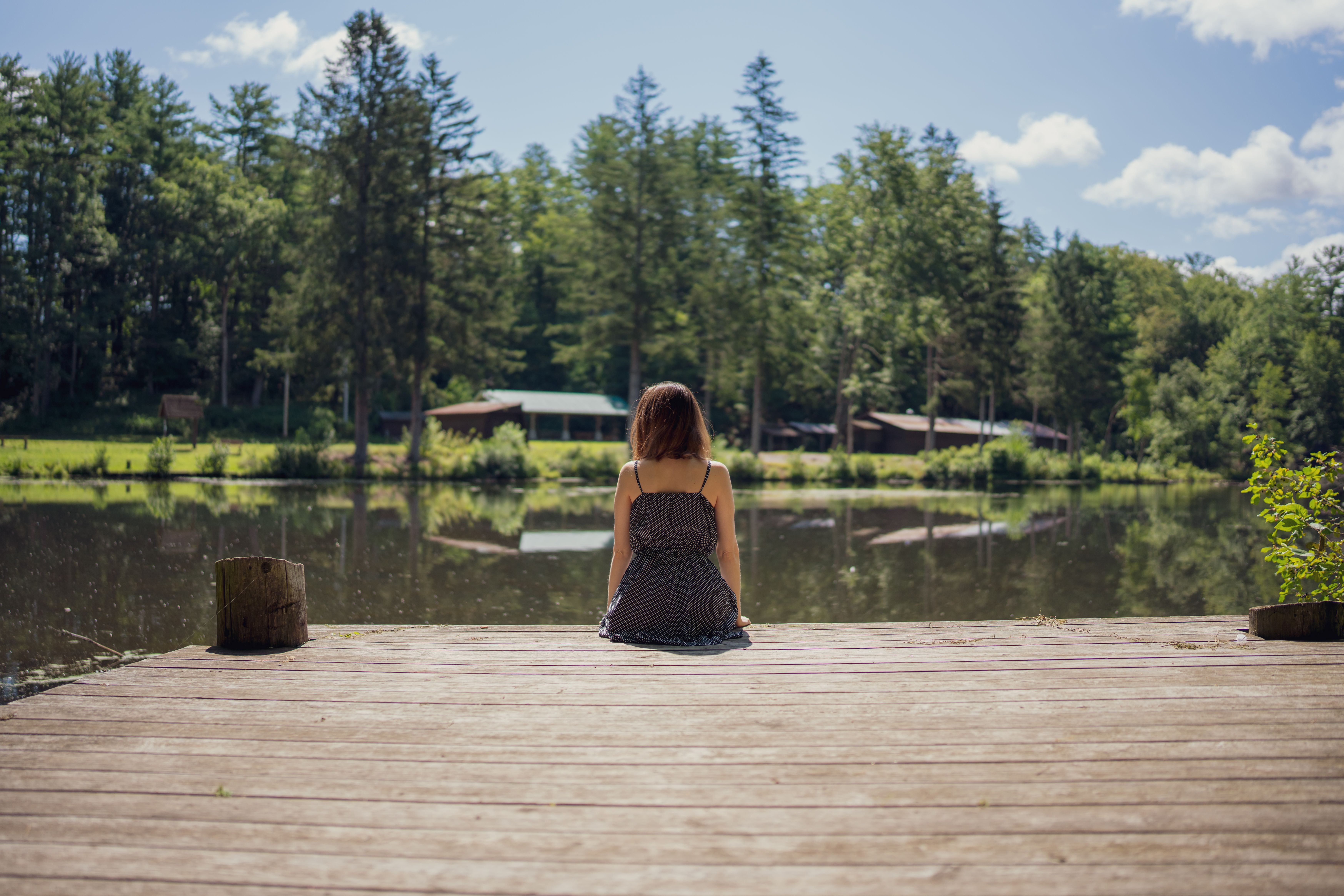 Everyday ideas for a mindful stretch at your desk — a gentle guide