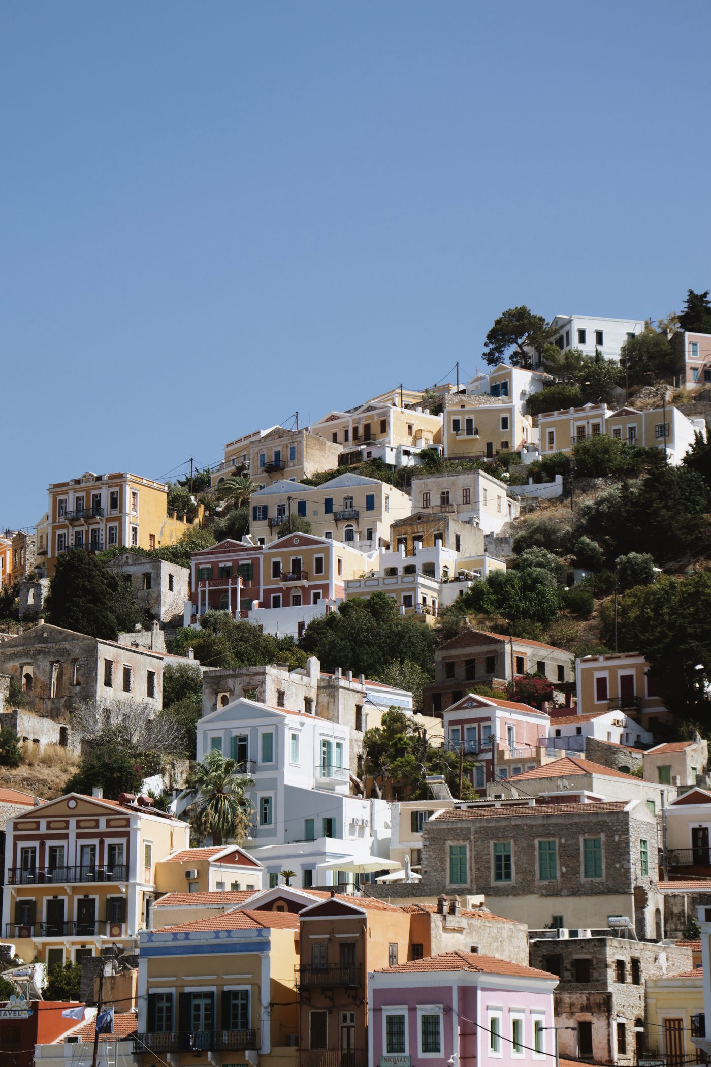 Les maisons en escalier de Symi