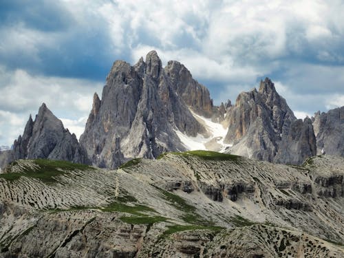 Free Scenic View of the Three Peaks of Lavaredo Stock Photo