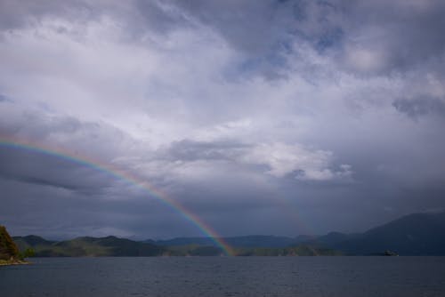 丘陵, 山, 彩虹 的 免費圖庫相片