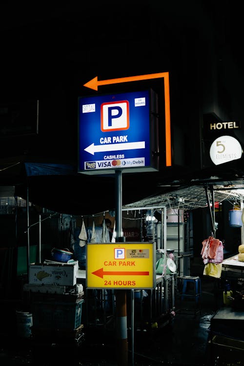 Fotobanka s bezplatnými fotkami na tému 4k tapety, chôdza, city street