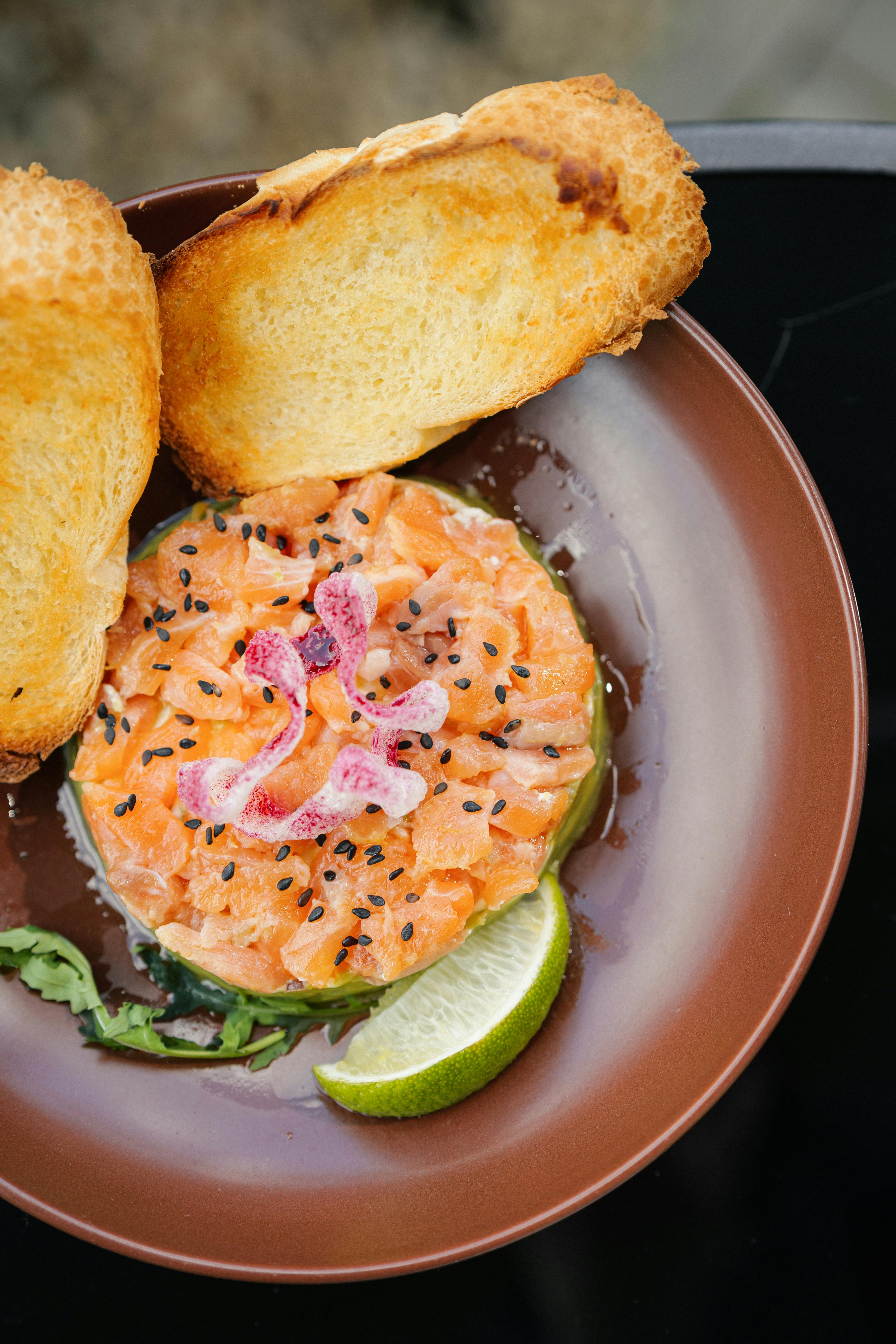 Tartar De Salmon Mango Y Aguacate
