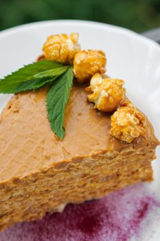Popcorn Cake