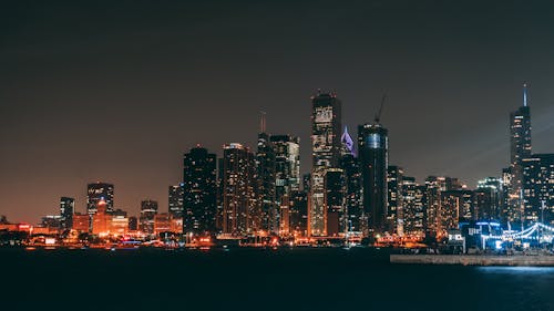 Ilmainen kuvapankkikuva tunnisteilla arkkitehtuuri, chicago, ilta