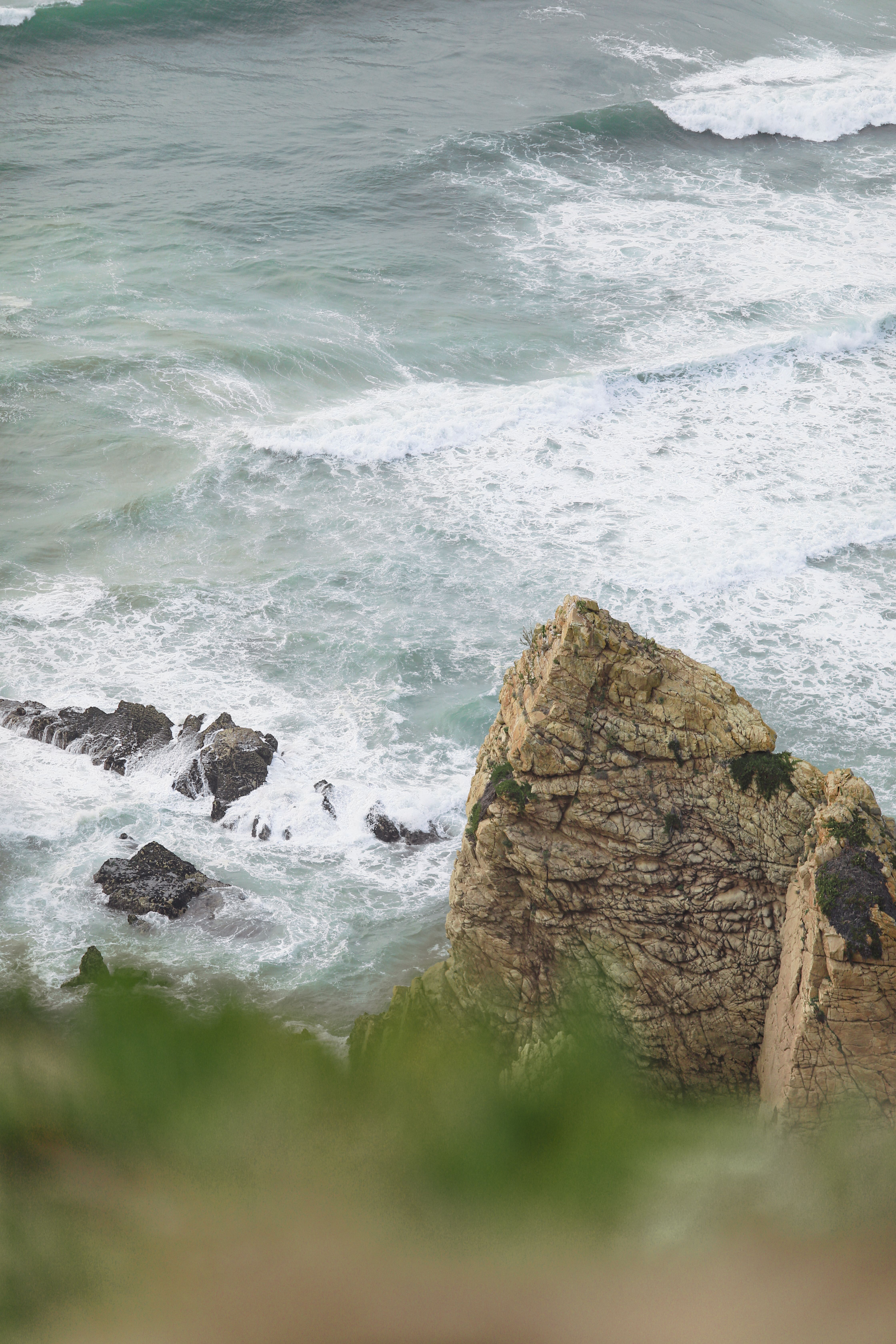 Waves by the Rocky Shore · Free Stock Photo