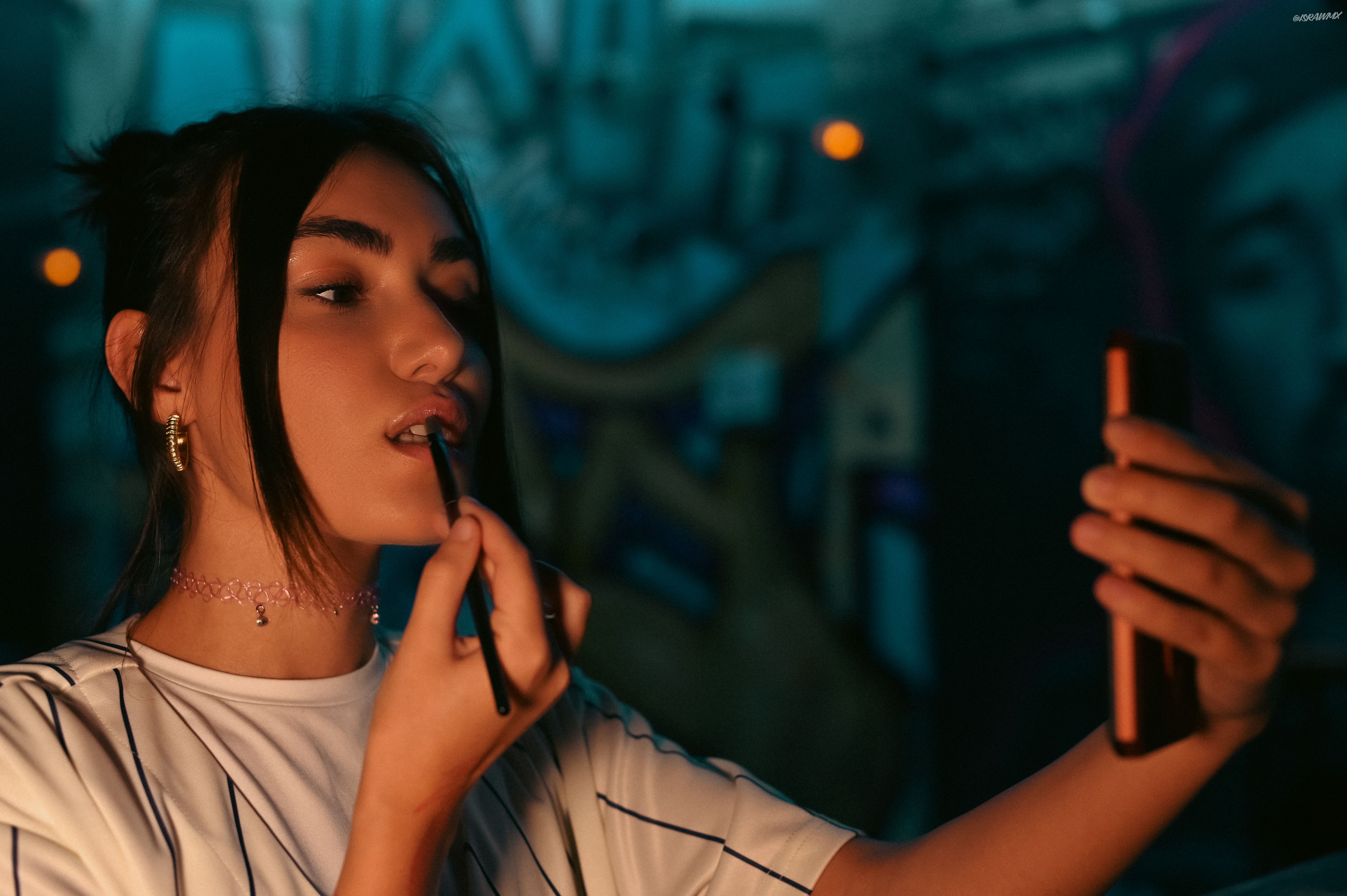 A Fashion Director’s guide to building a maximalist capsule wardrobe — Photo by Israel Torres on Pexels
