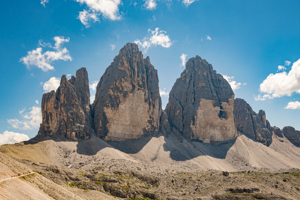 Cele trei vârfuri Tre Cime di Lavaredo din Dolomiți, Italia