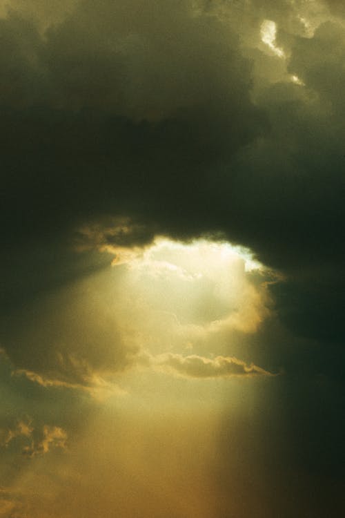 Darmowe zdjęcie z galerii z chmura, niebo, pionowy strzał