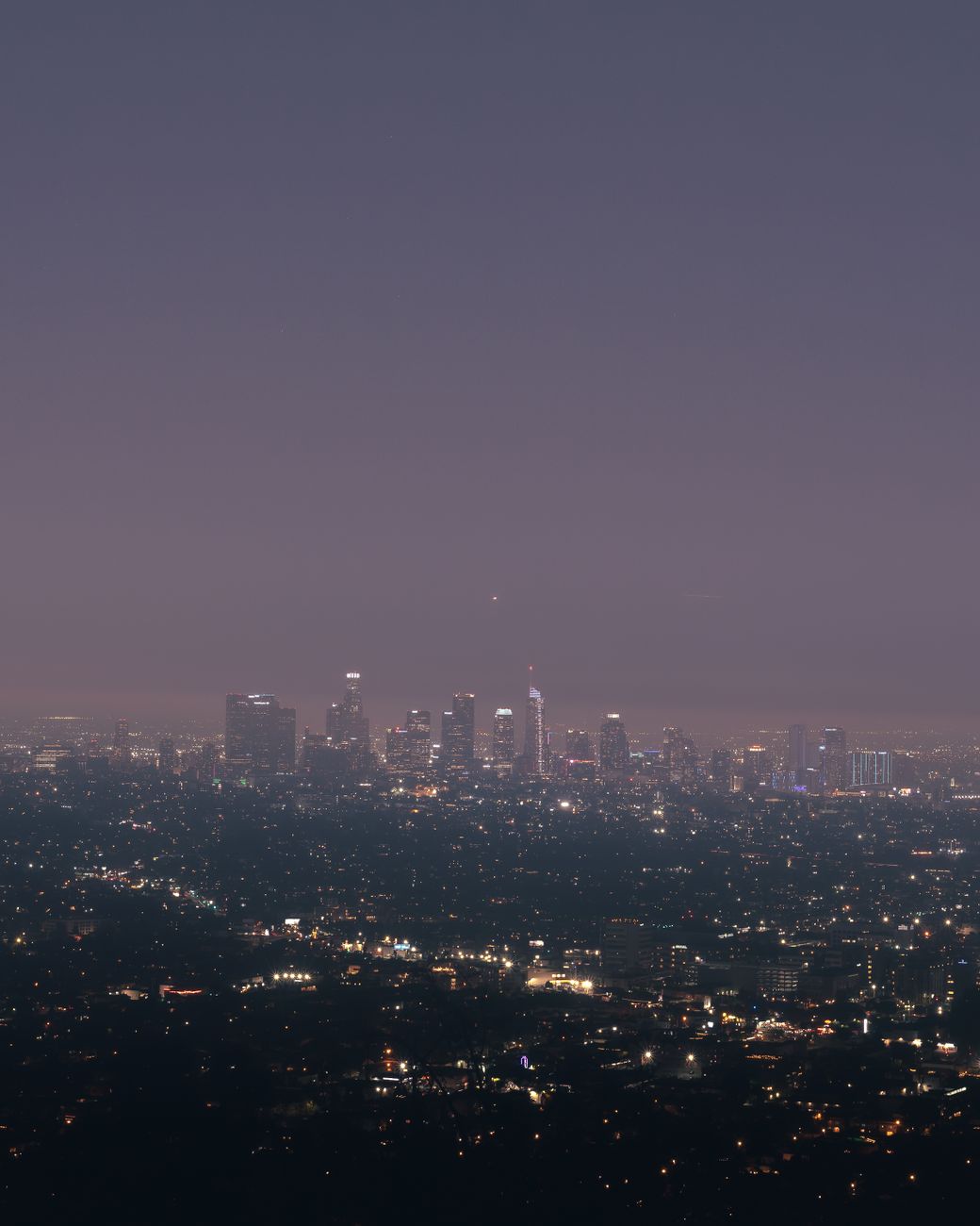 Obyvatelia Los Angeles čelia rekordnému čakaniu na federálnu pomoc po požiaroch
