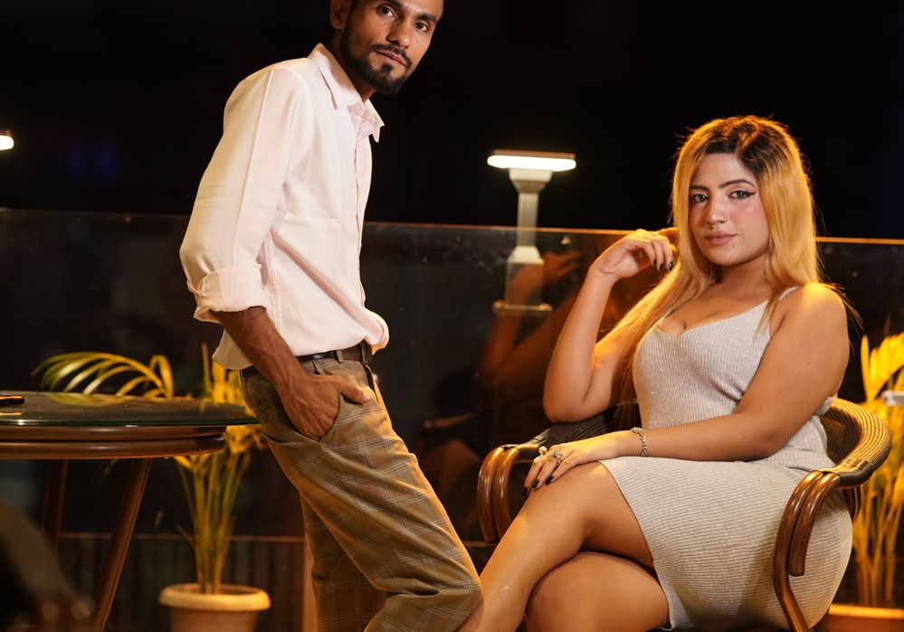 Online dating: starting a conversation on a niche platform