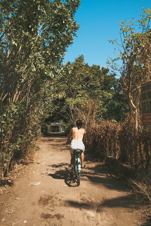 Fotobanka s bezplatnými fotkami na tému bicykel, bicyklovanie, dedinský