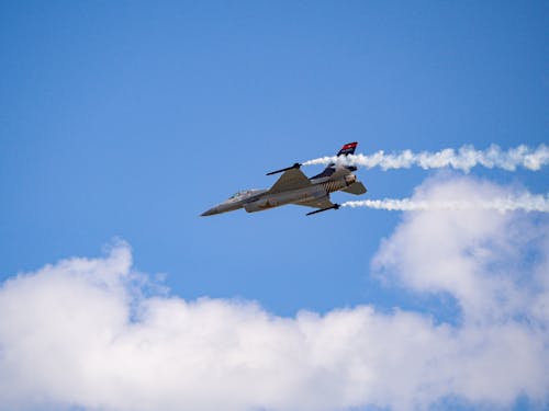 Kostenloses Stock Foto zu fliegen, flugzeug, himmel