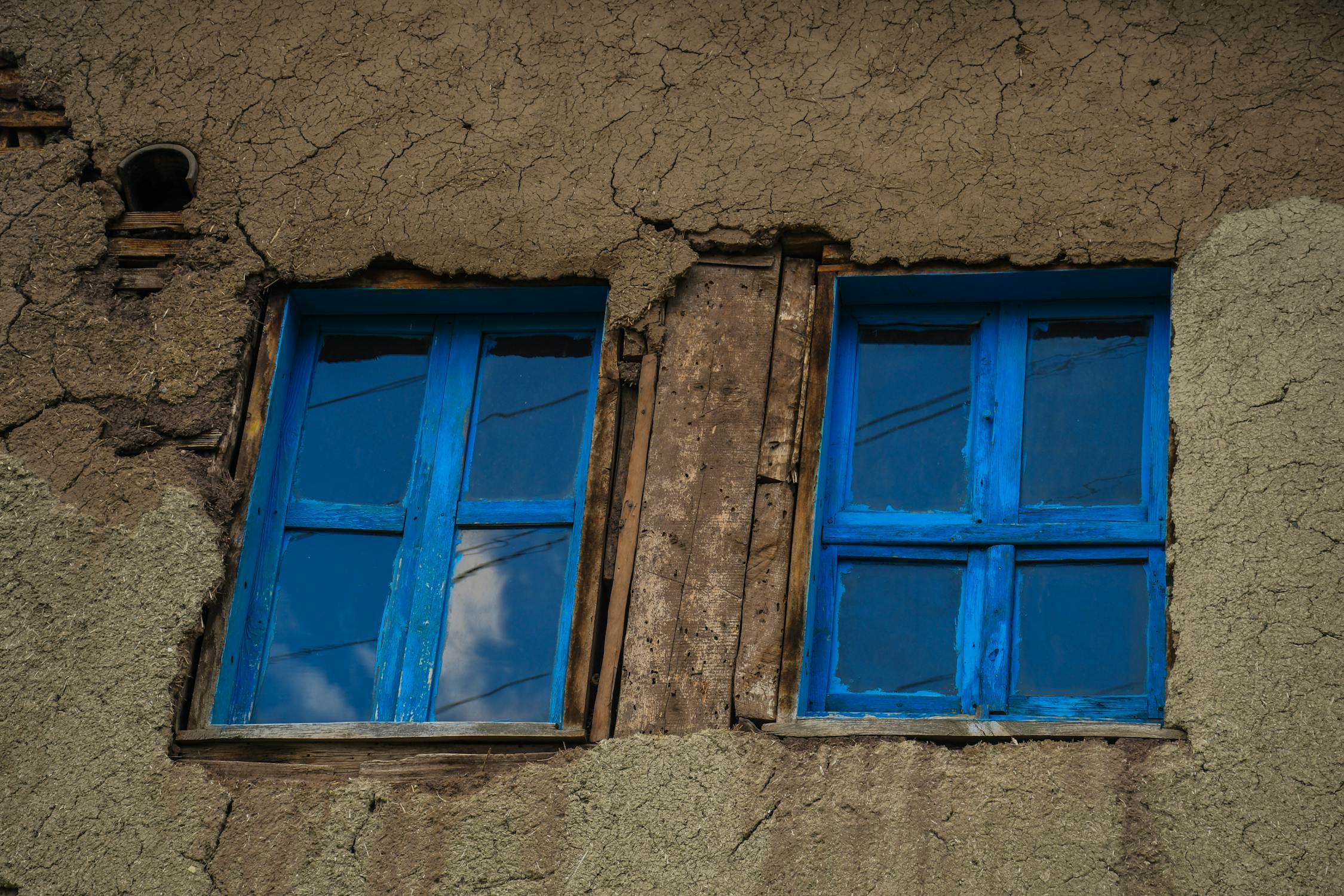 Two Blue Windows · Free Stock Photo