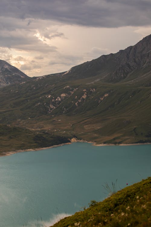 Fotobanka s bezplatnými fotkami na tému jazero, kopec, krajina