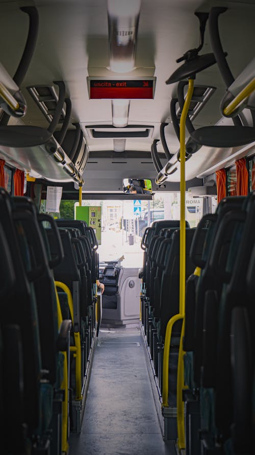 Základová fotografie zdarma na téma abruzzo, autobus, cestující