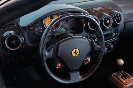 Lebendiges Auto & Nahaufnahme – Sportwagen Wallpaper