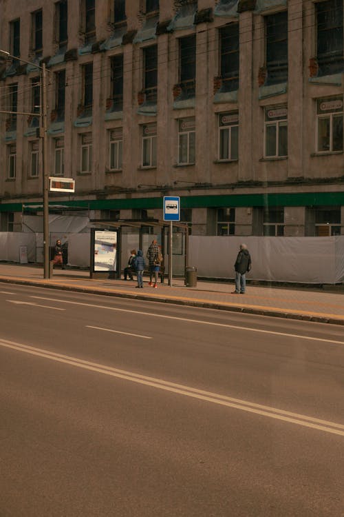 Kostnadsfri bild av busshållplats, byggnadsexteriör, Fasad