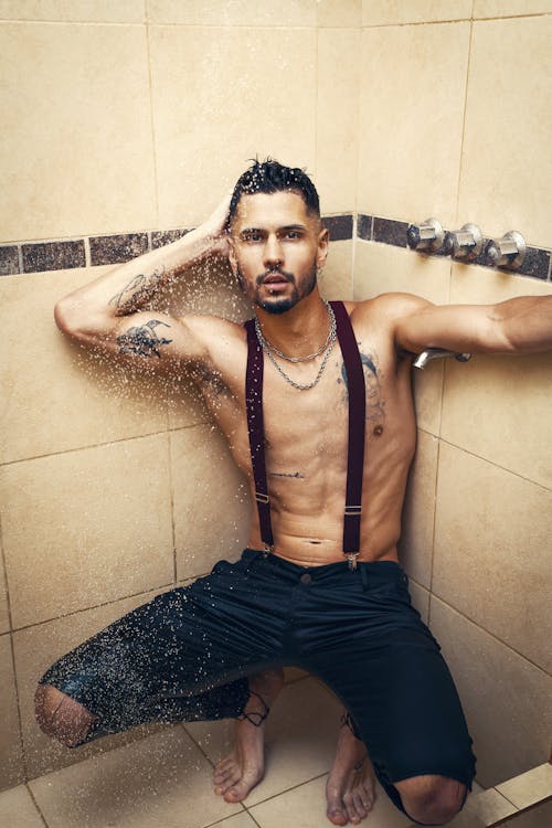 Topless Man Posing in Shower