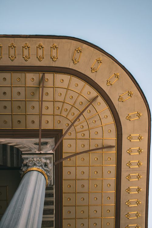 Free Ornate golden ceiling with decorative patterns and columns in İstanbul, Türkiye. Stock Photo