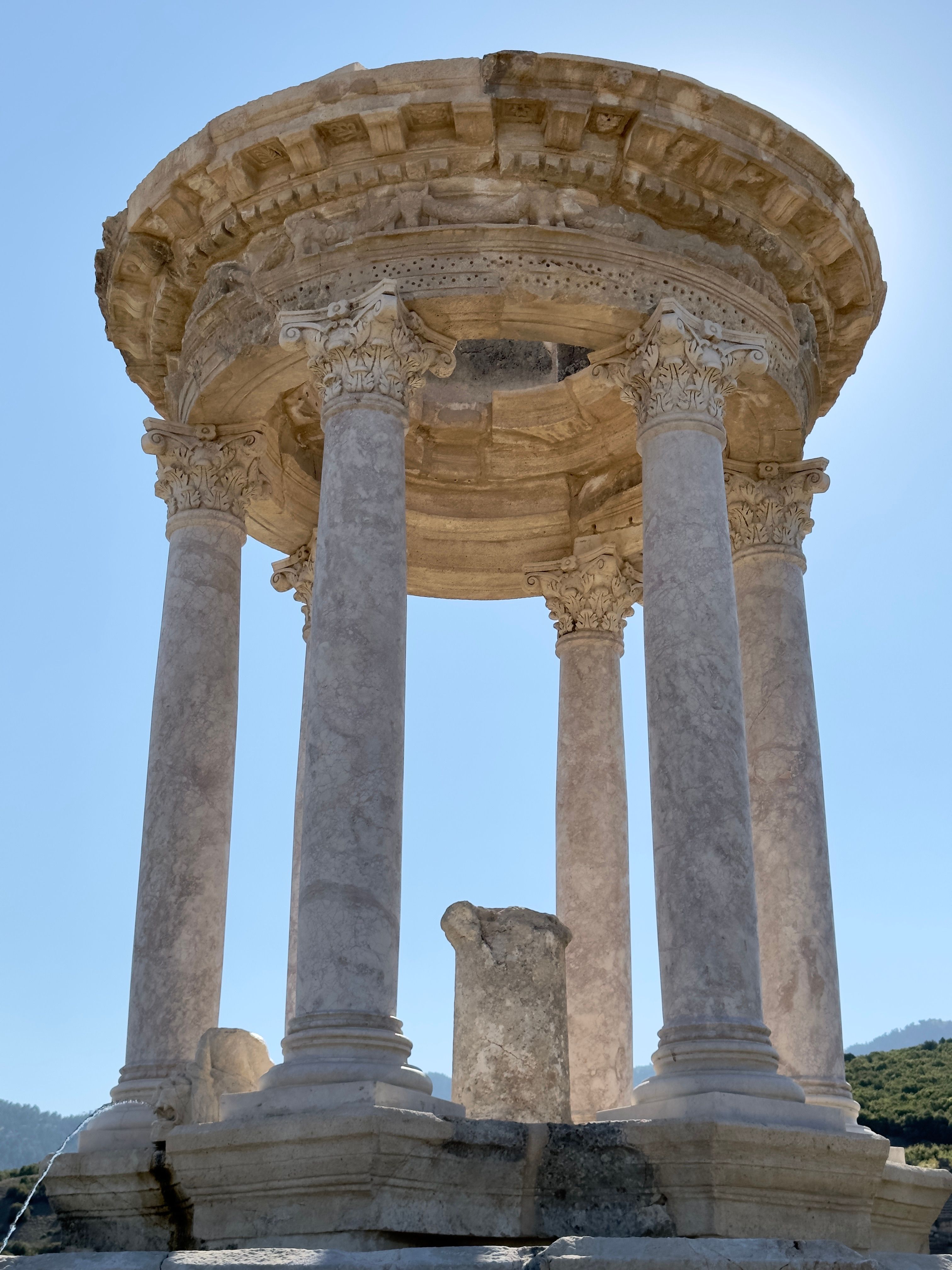 Ancient Building with Columns · Free Stock Photo