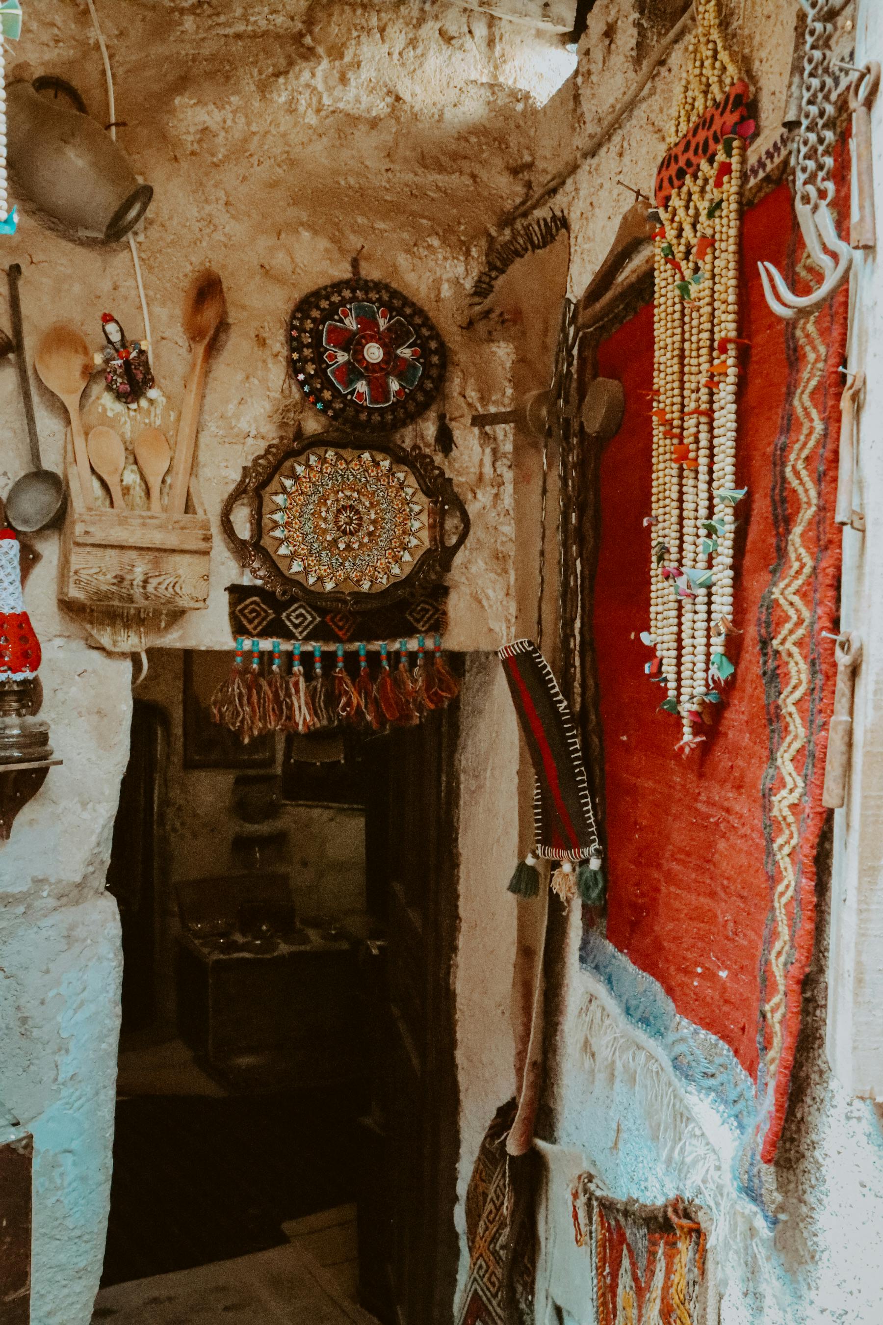 Elemente decorative tradiționale pentru gospodăria ta