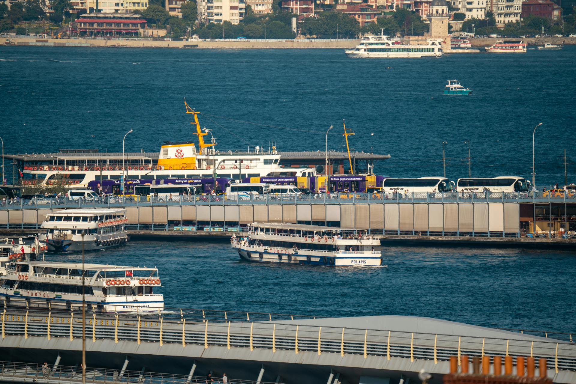 Ferries in Harbor