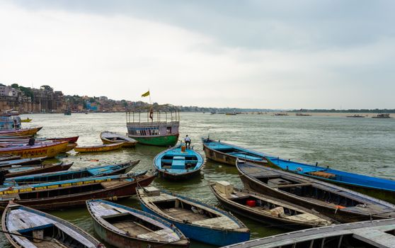 Old city alleys walk at dusk — Varanasi