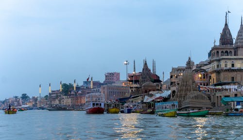 Gratis lagerfoto af både, by, byer