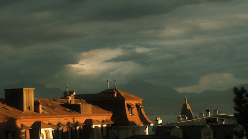 Gratis stockfoto met bewolking, gebouw, regenwolken