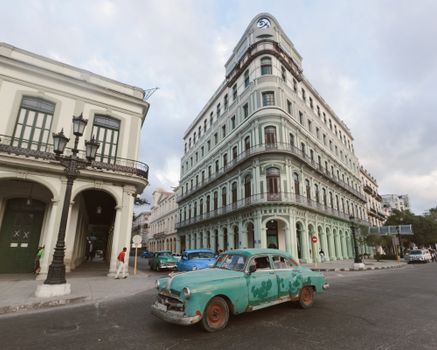 Cuban salsa class with live band — Havana