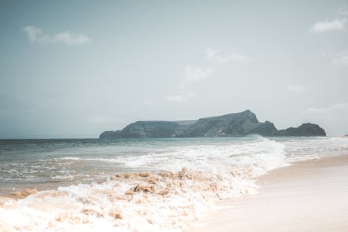 Foto profissional grátis de ilhota, litoral, mar