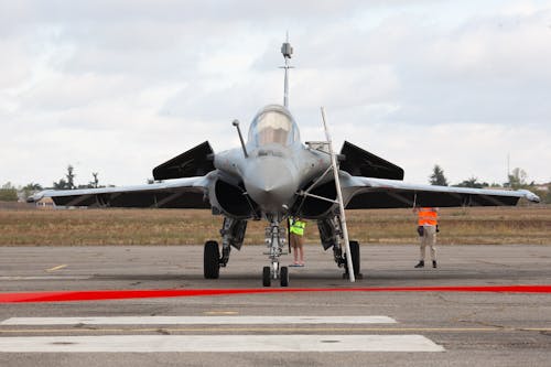 Kostenloses Stock Foto zu asphalt, dassault rafale, flugzeug