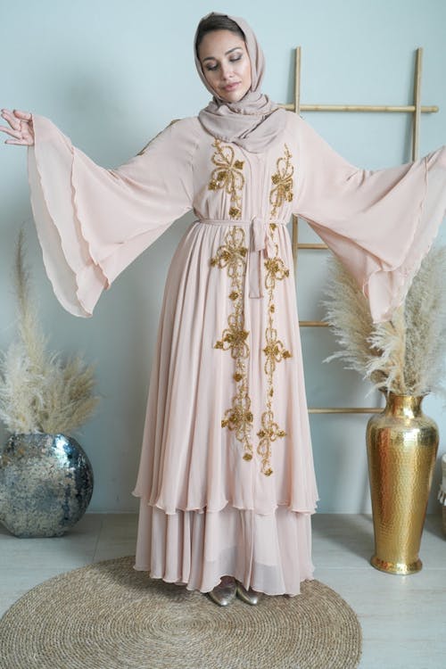 Naseem Al-Haya Abaya By Qalanjos Fashions (https://qalanjosfashions.com/collections/abaya/products/naseem-al-haya)
