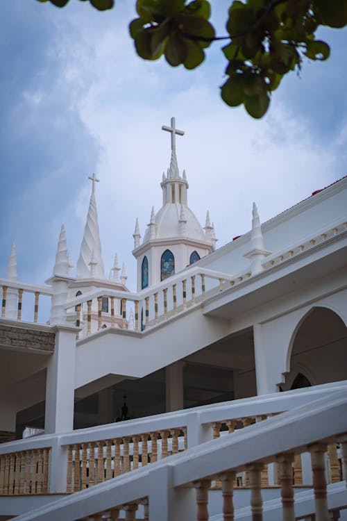 Foto profissional grátis de branco, capela, cidade