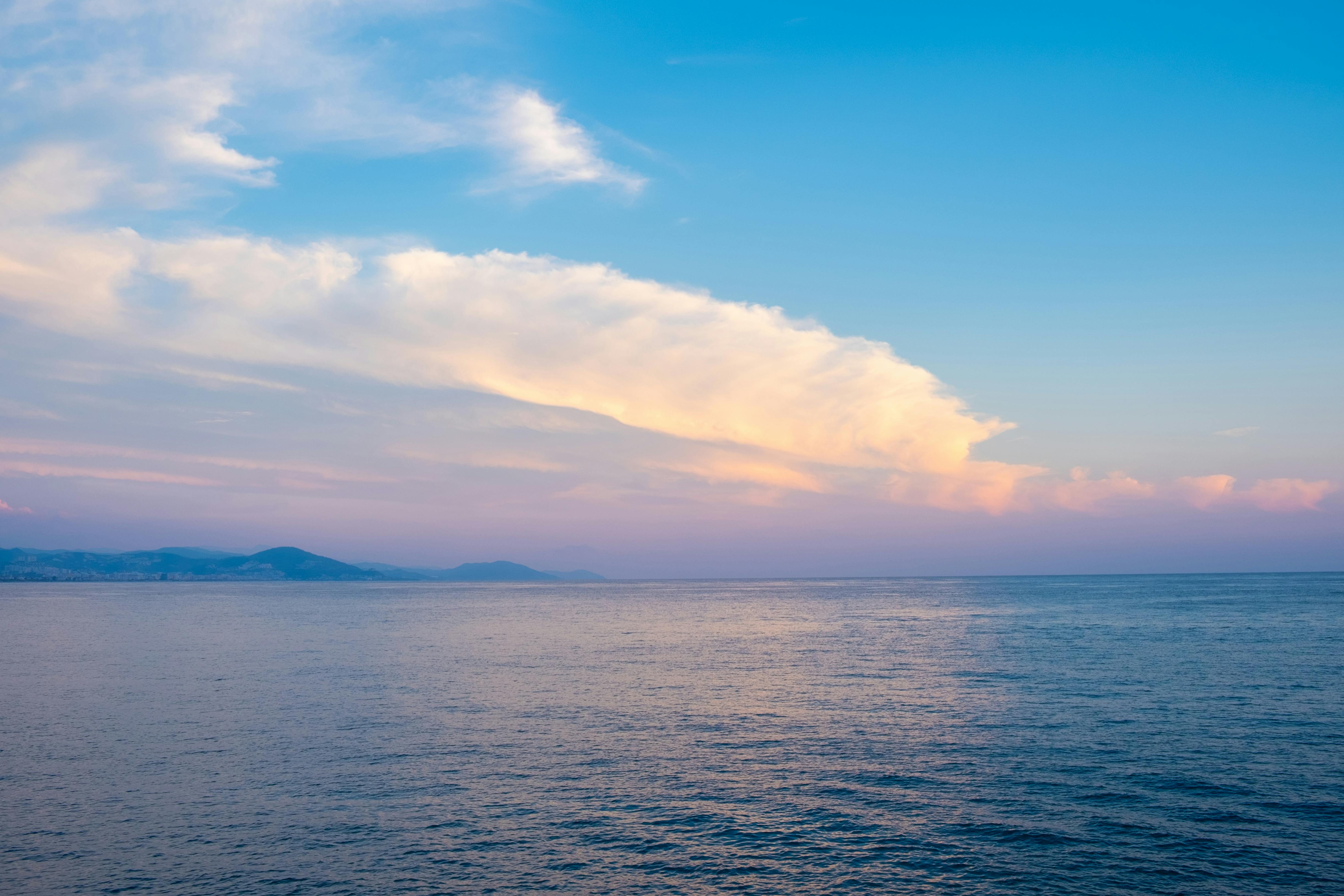 Cloud over Sea · Free Stock Photo, image size:4896x3264