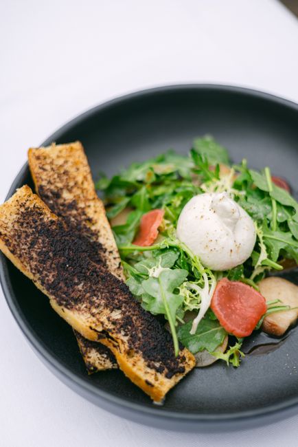 burrata cheese bread appetizer