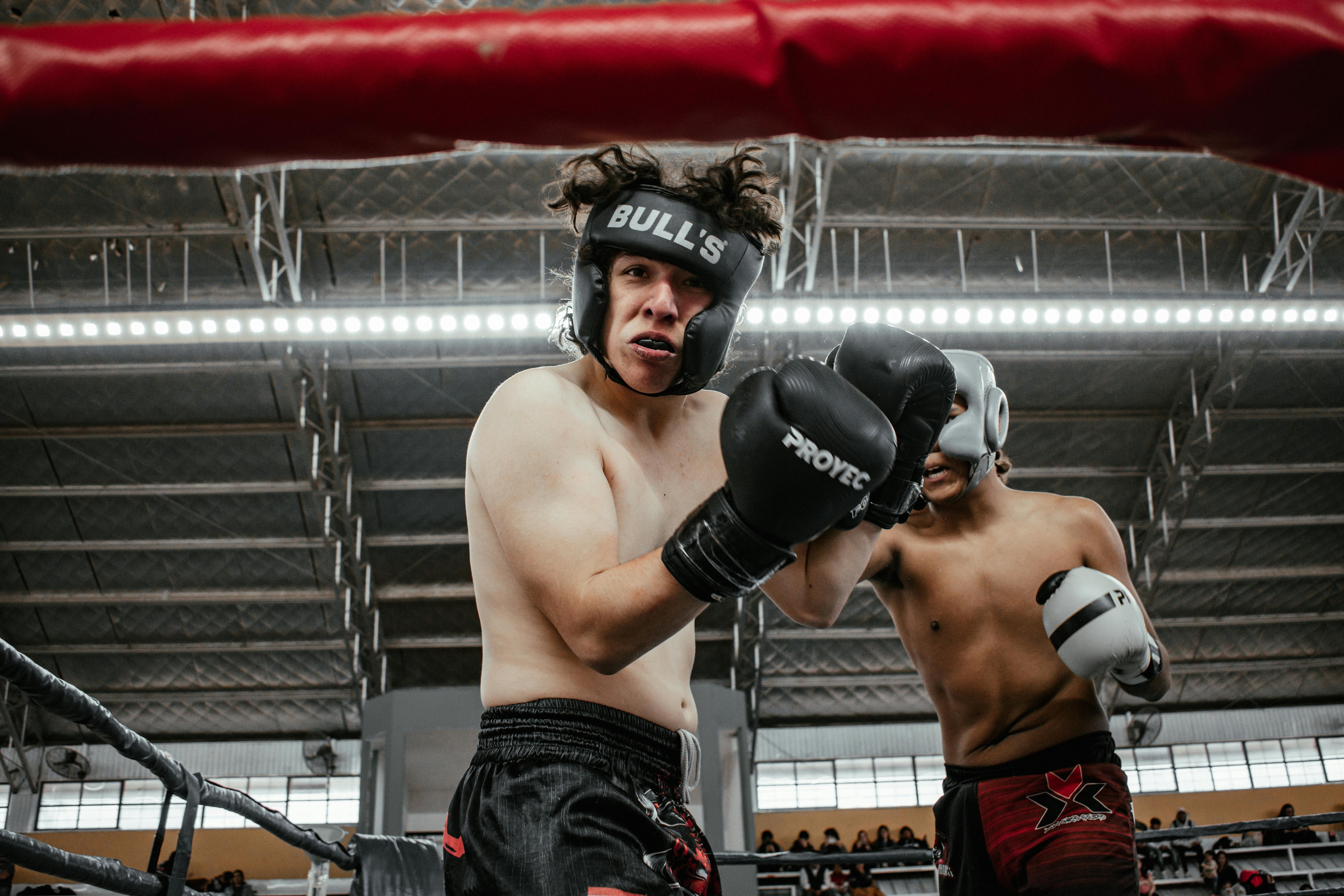 Photos gratuites de à l'intérieur, action sportive, activité physique