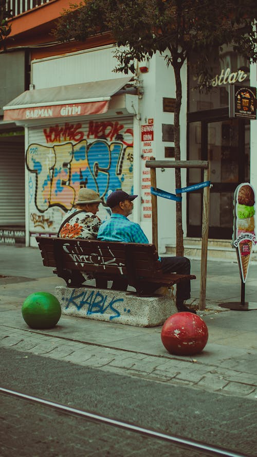Foto profissional grátis de arte de rua, assento, graffiti