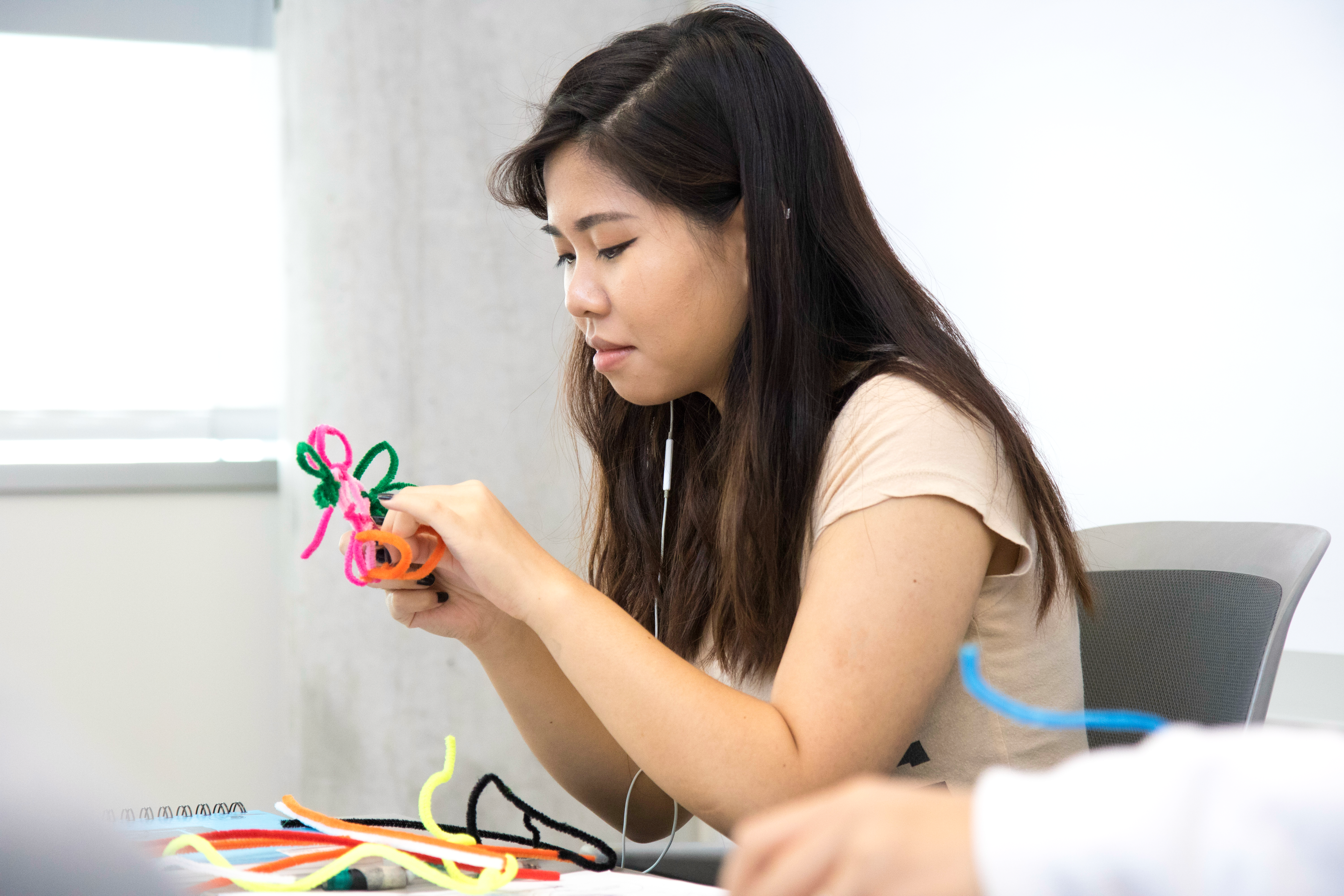 Arts and crafts as free time activity in England 2016, by age — Photo by Roxanne Minnish on Pexels