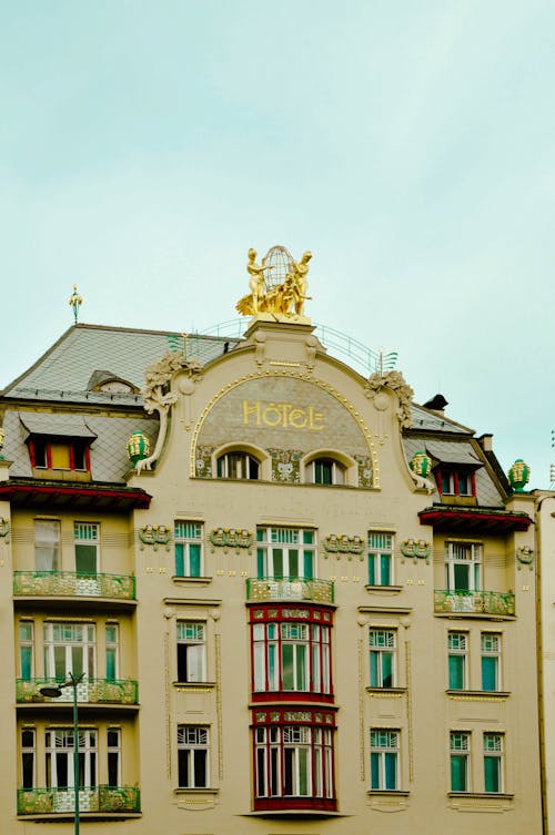 Δωρεάν στοκ φωτογραφιών με grand hotel europa, αστικός, κατακόρυφη λήψη