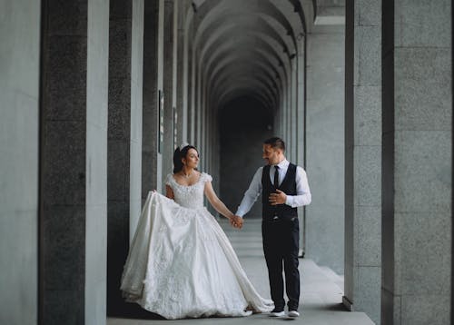 Foto profissional grátis de casal, colunata, colunatas