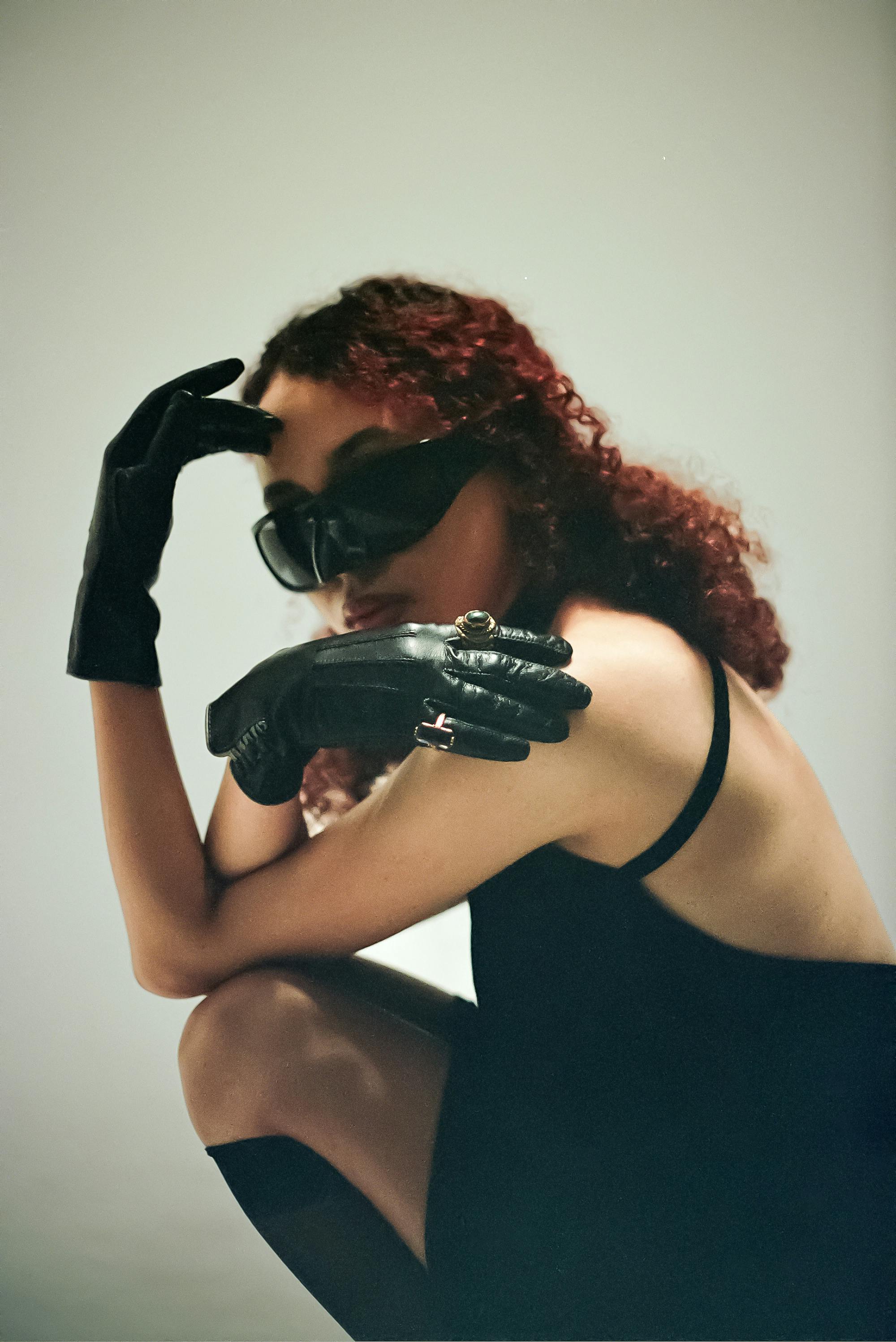 Kostum yang Megah dan Tata Rias yang Memukau: Visualisasi yang Sempurna