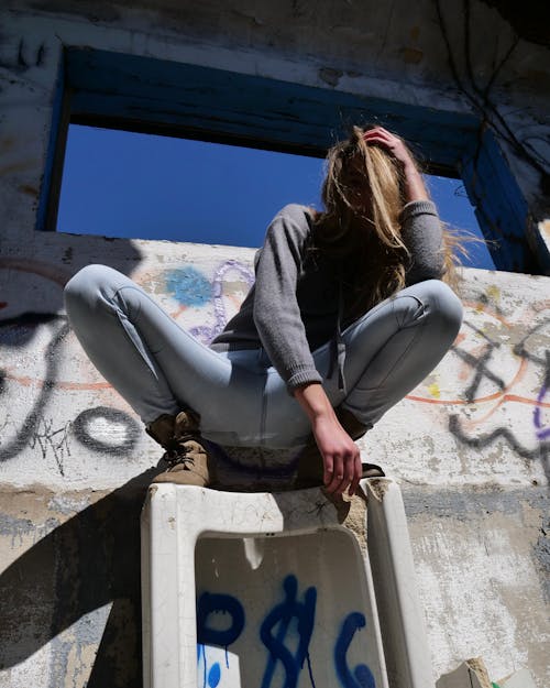 Fotos de stock gratuitas de abandonado, adulto, al aire libre