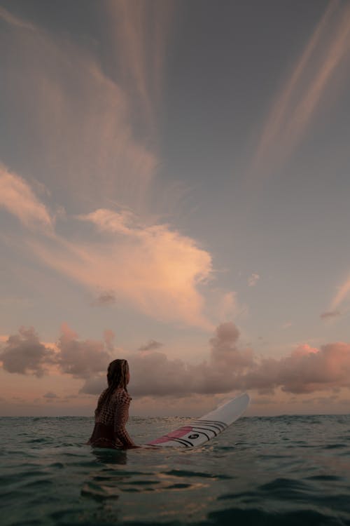 Kostenloses Stock Foto zu frau, meer, ozean