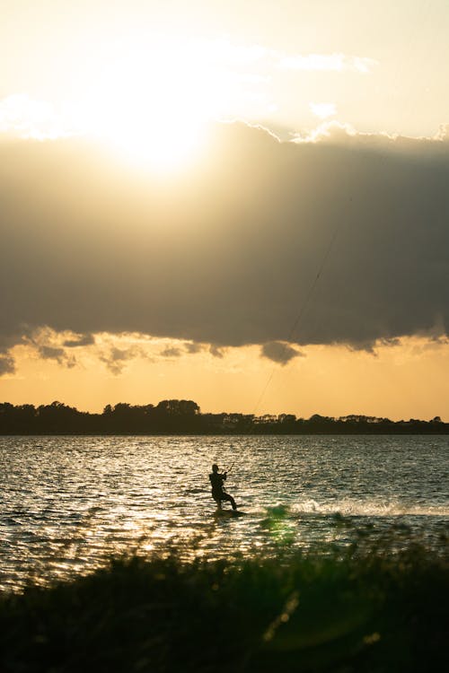 Immagine gratuita di alba, crepuscolo, kite surf