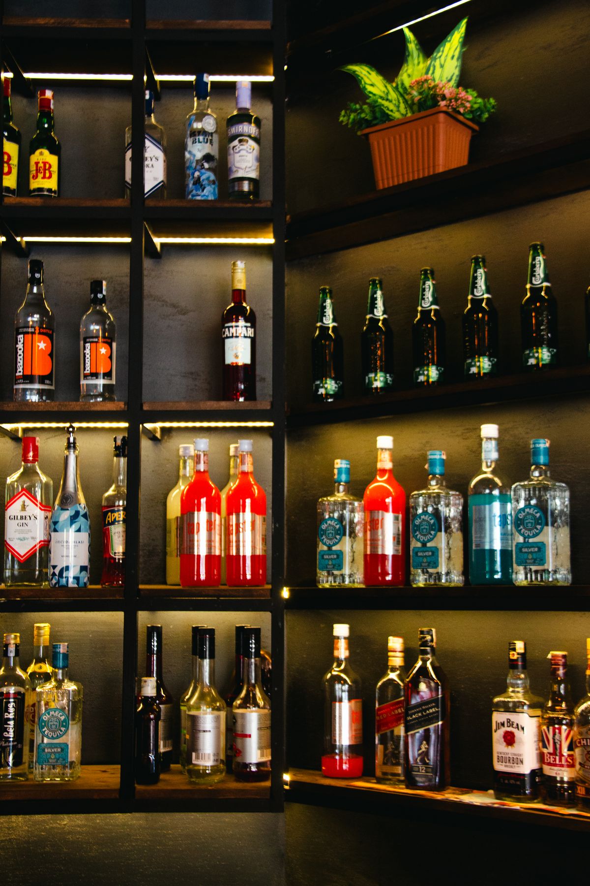 Selezione di bottiglie per il servizio beverage di un evento