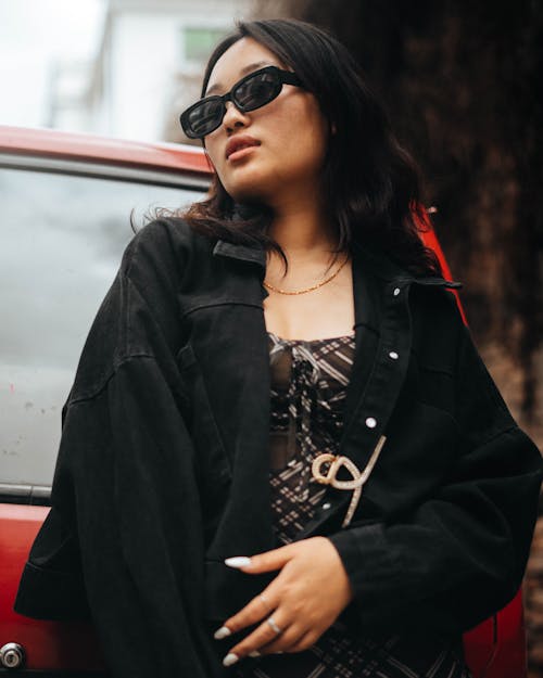 アジアの女性, サングラス, ジャケットの無料の写真素材