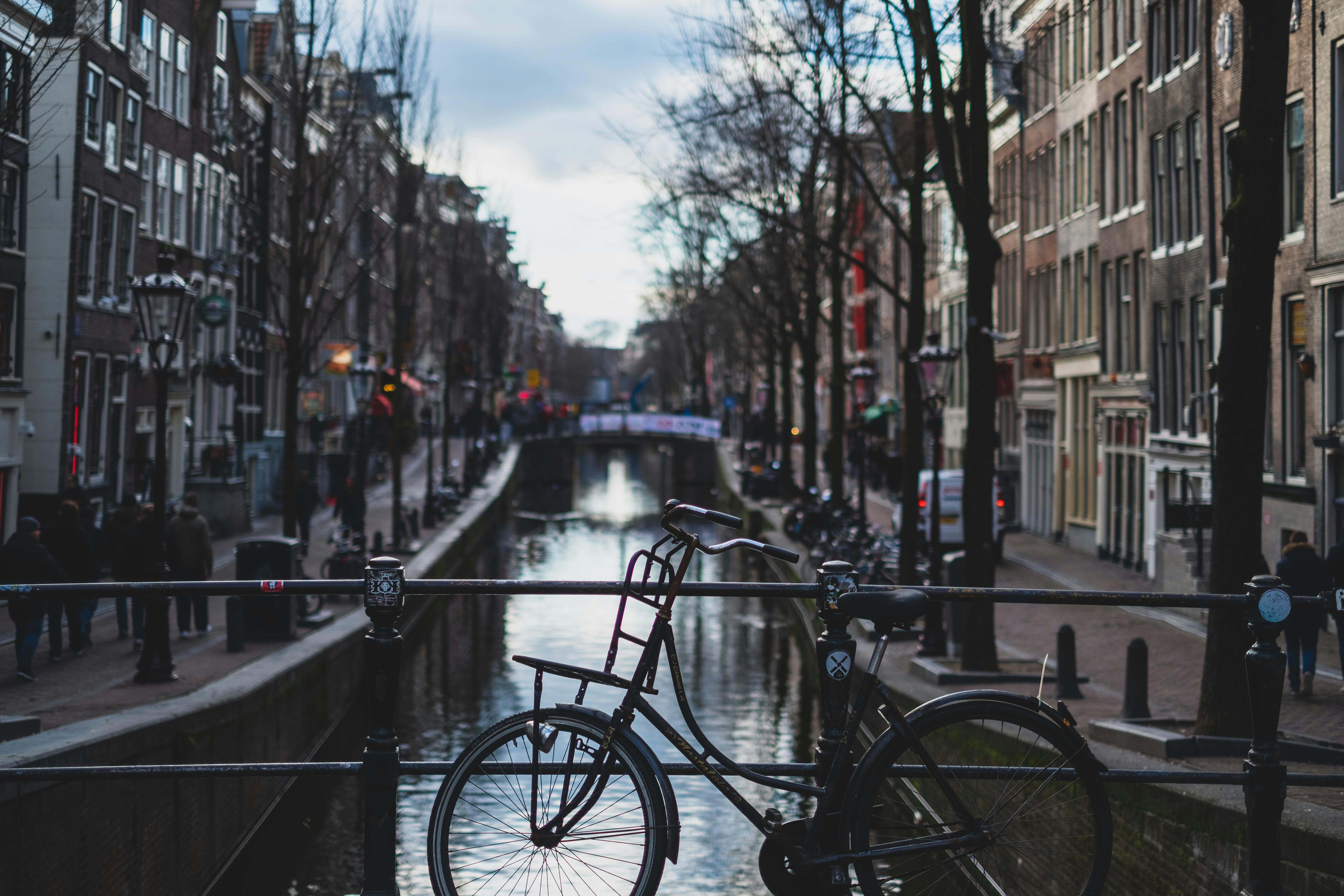 Kostenloses Foto zum Thema amsterdam, brücke, fahrrad