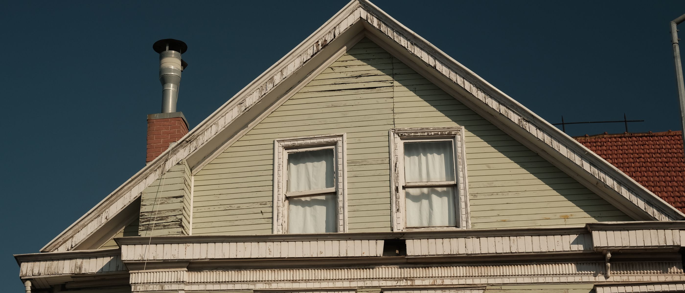 House Painting in Hornchurch — surfaces prepped and cut in by hand